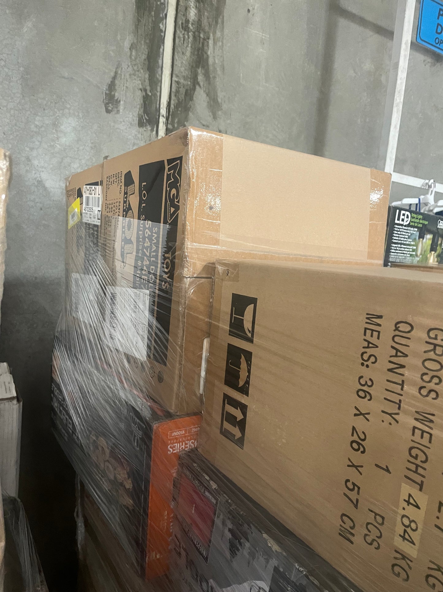 LOT #17 Mix of Blackstone Griddles, L.O.L. Dolls, Funko Pop, Costco String Lights, Bright Bots (Retail $3720) Pickup Only!