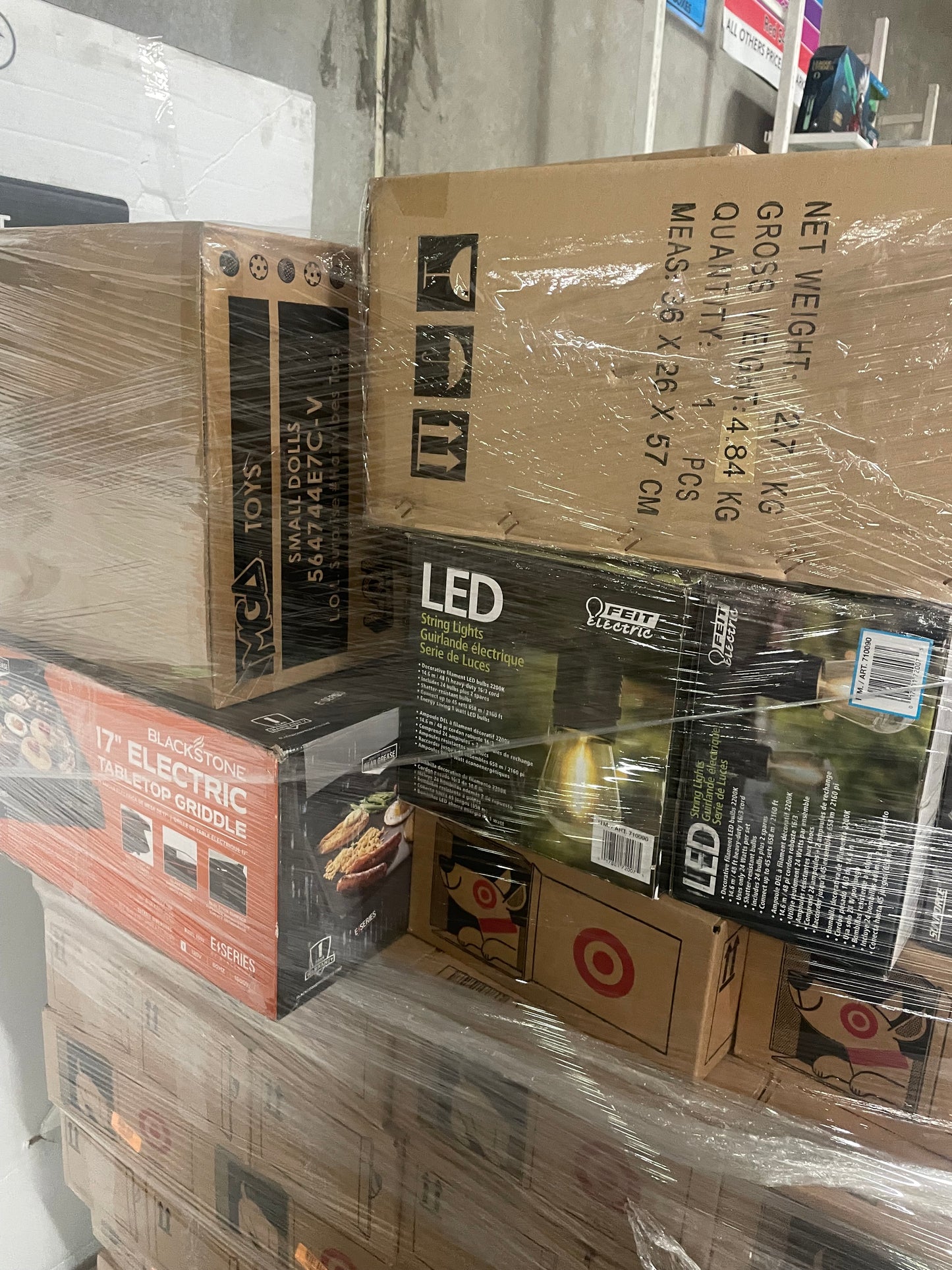 LOT #18 Mix of Blackstone Griddles, L.O.L Dolls, Funko Pop, Costco String Lights, Bright Bots (Retail $2730) Pickup Only!