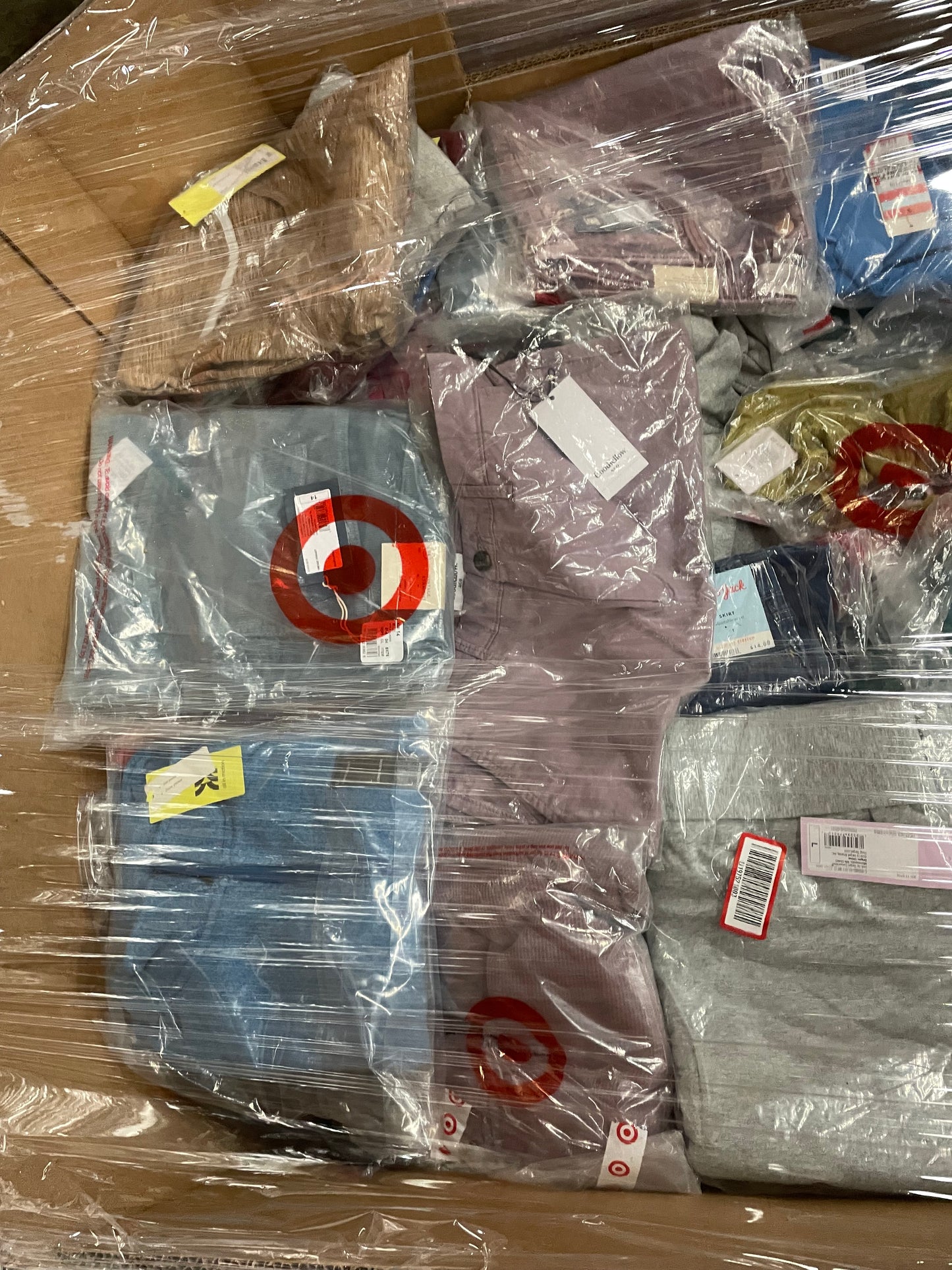 LOT #25 Wholesale Pallet of BRAND NEW Clothing!  Mostly Womens/Adult (Retail Over $3000+)) Pickup Only!